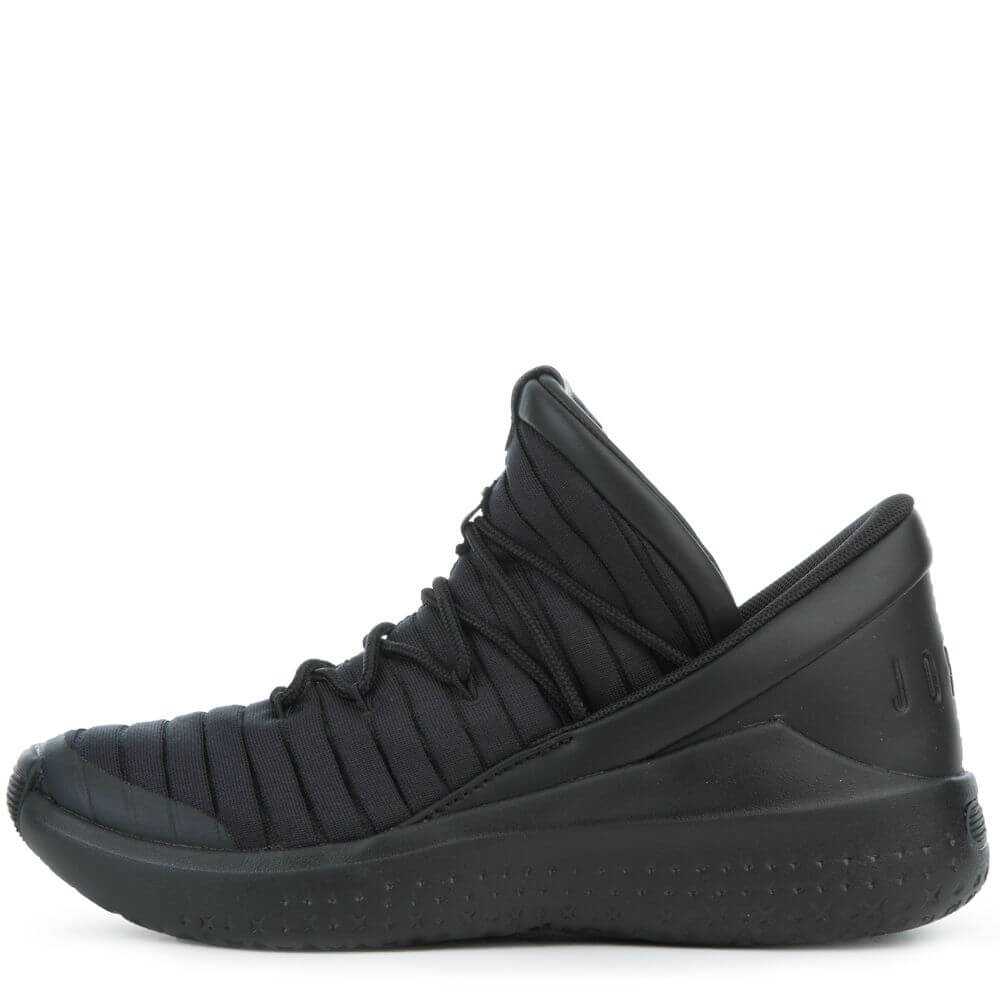 jordan flight luxe black